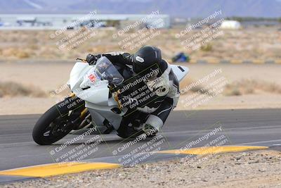 media/Dec-17-2022-SoCal Trackdays (Sat) [[224abd9271]]/Turn 9 Inside (1pm)/